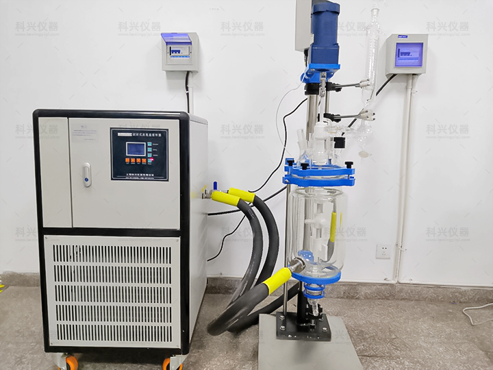 上?？婆d儀器與四川某大學合作現場